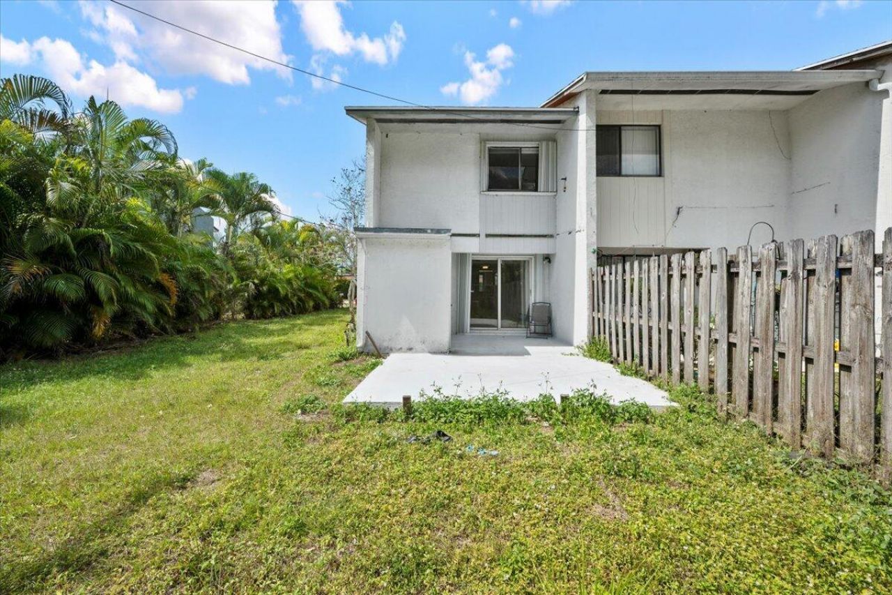 3666 Pinehurst Drive, Unit C, Lake Worth, FL 33467 Photo