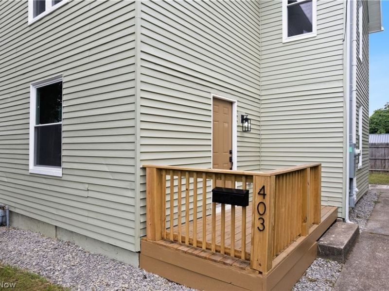 403 E Montgomery Street, Marietta, OH 45750 Photo 2