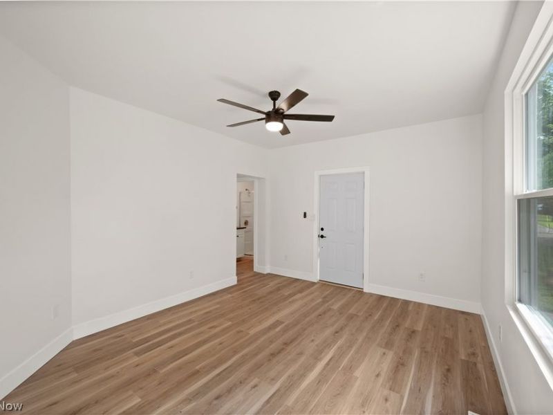 403 E Montgomery Street, Marietta, OH 45750 Photo 5