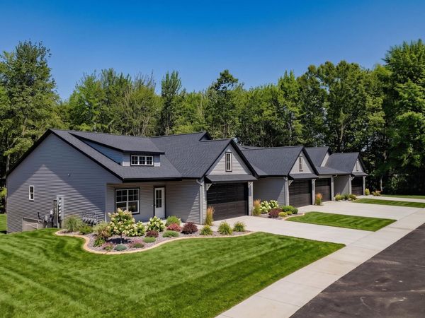 17426 Ridge Avenue, Ferrysburg, MI 49409
