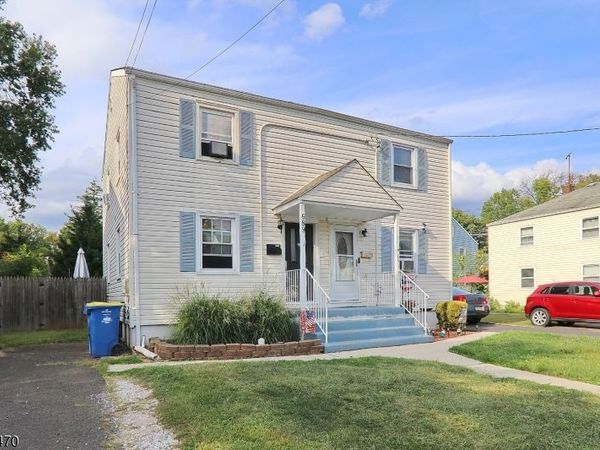 689 Crescent Dr, Bound Brook, NJ 08805