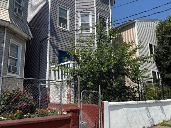 125 Governor St, Paterson, NJ 07501