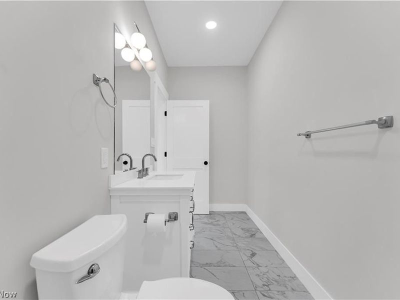 4210 Peach Court, Cleveland, OH 44113 Photo 25