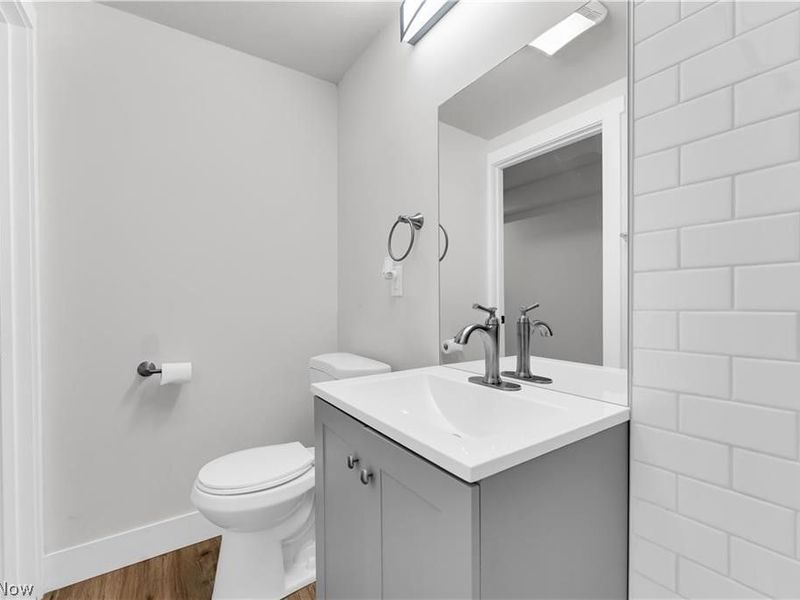 4210 Peach Court, Cleveland, OH 44113 Photo 33