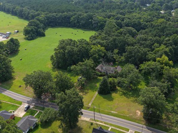 564 N Columbus Avenue, Louisville, MS 39339