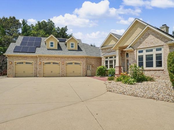 1270 W Hickory Point Road , Decatur, IL 62526