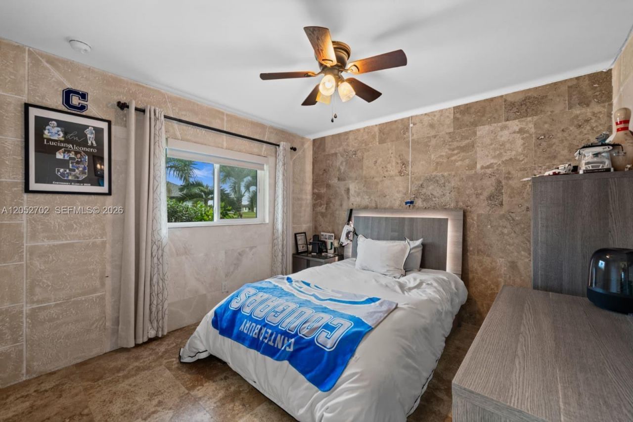 1638 NW 38 Th Pl, Cape Coral, FL 33993 Photo