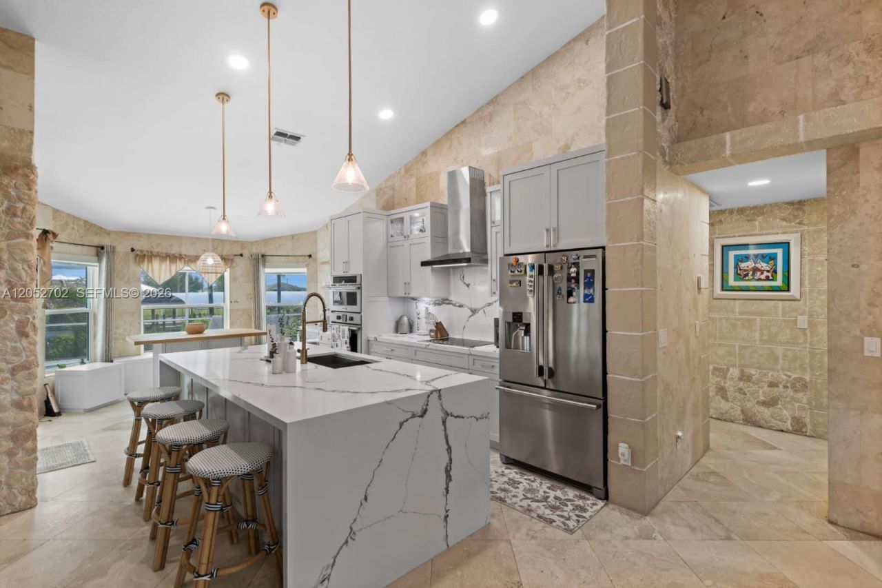 1638 NW 38 Th Pl, Cape Coral, FL 33993 Photo