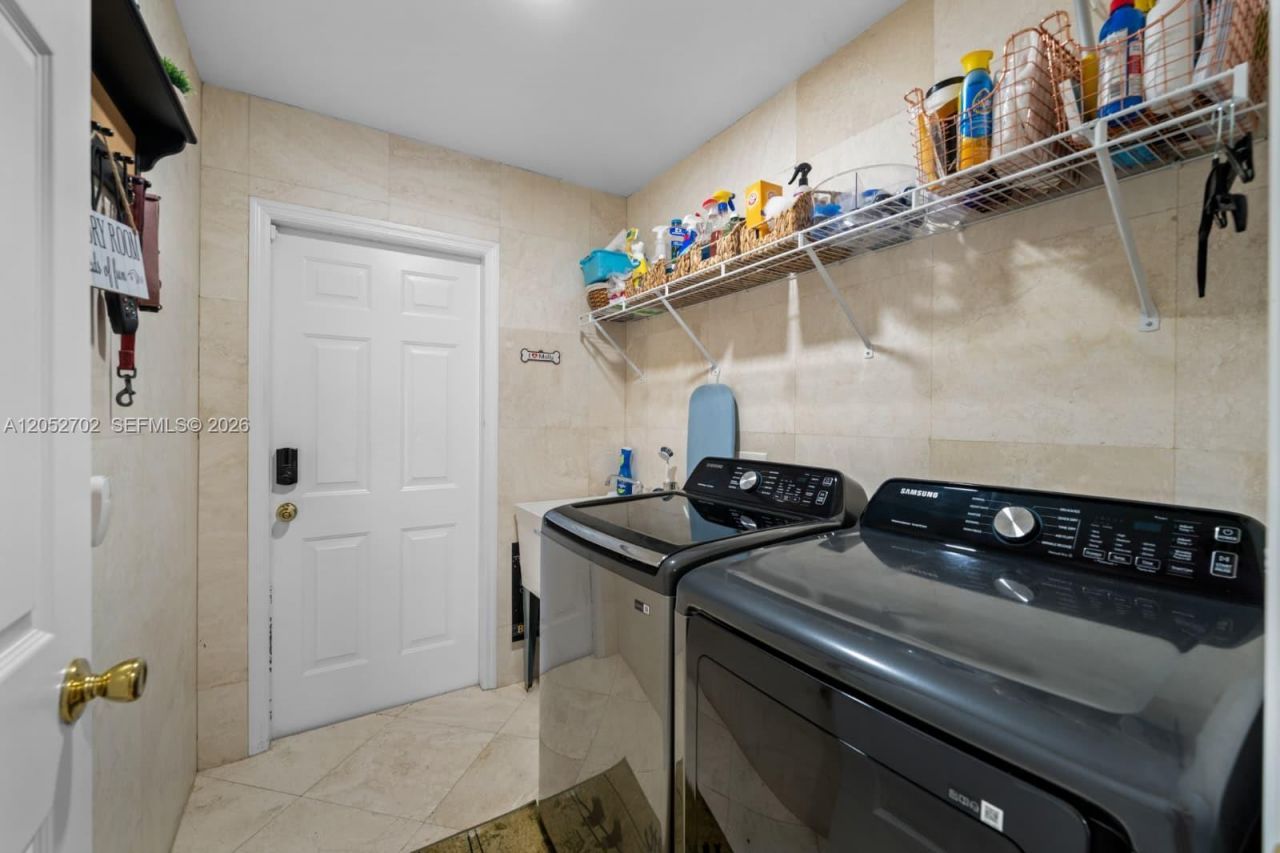 1638 NW 38 Th Pl, Cape Coral, FL 33993 Photo