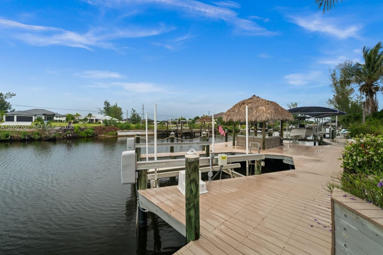 1638 NW 38 Th Pl, Cape Coral, FL 33993 Photo