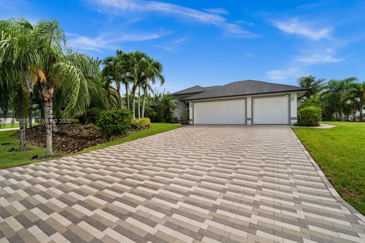 1638 NW 38 Th Pl, Cape Coral, FL 33993 Photo