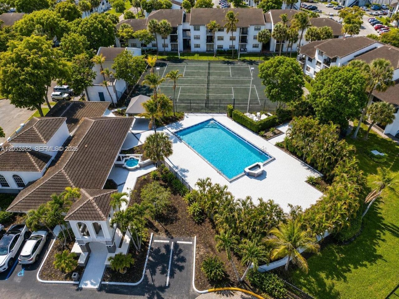 7200 NW 179th St, Unit 311, Hialeah, FL 33015 Photo