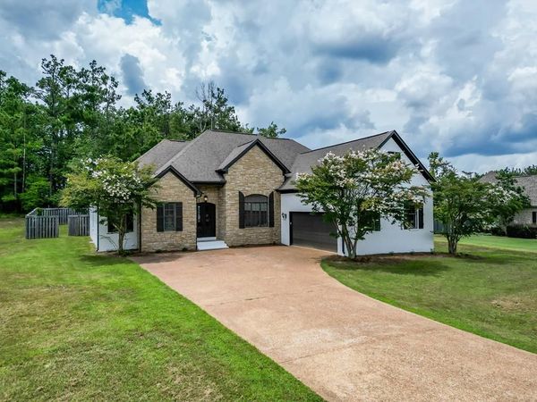 2127 West Wellsgate Drive, Oxford, MS 38655