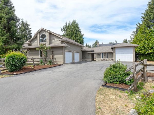 1685 Gerald St , Nanoose Bay, BC V9P 9C7