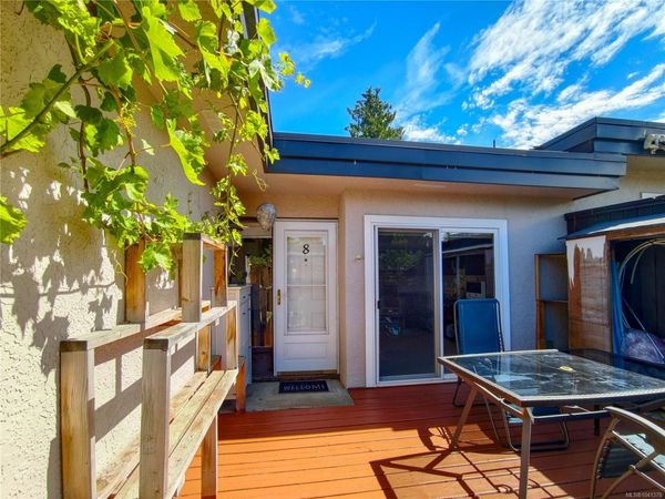 3060 Harriet Rd, Unit #8, Saanich, BC V9A 1T5