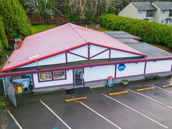 3346 Island Hwy W, Qualicum Beach, BC V9K 2B3
