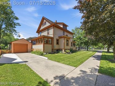 621 N Court Street, Howell, MI 48843