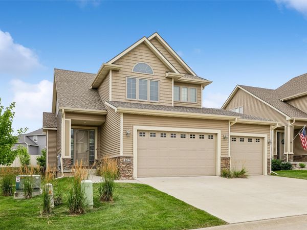 14029 Ridgemont Drive, Urbandale, IA 50323