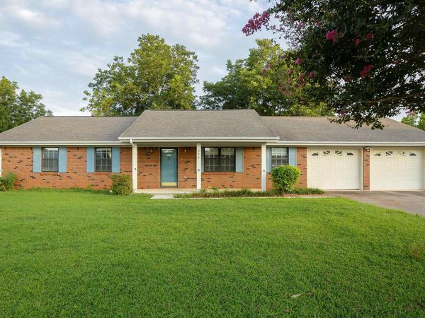 304 Richton Ave, Muscle Shoals, AL 35661