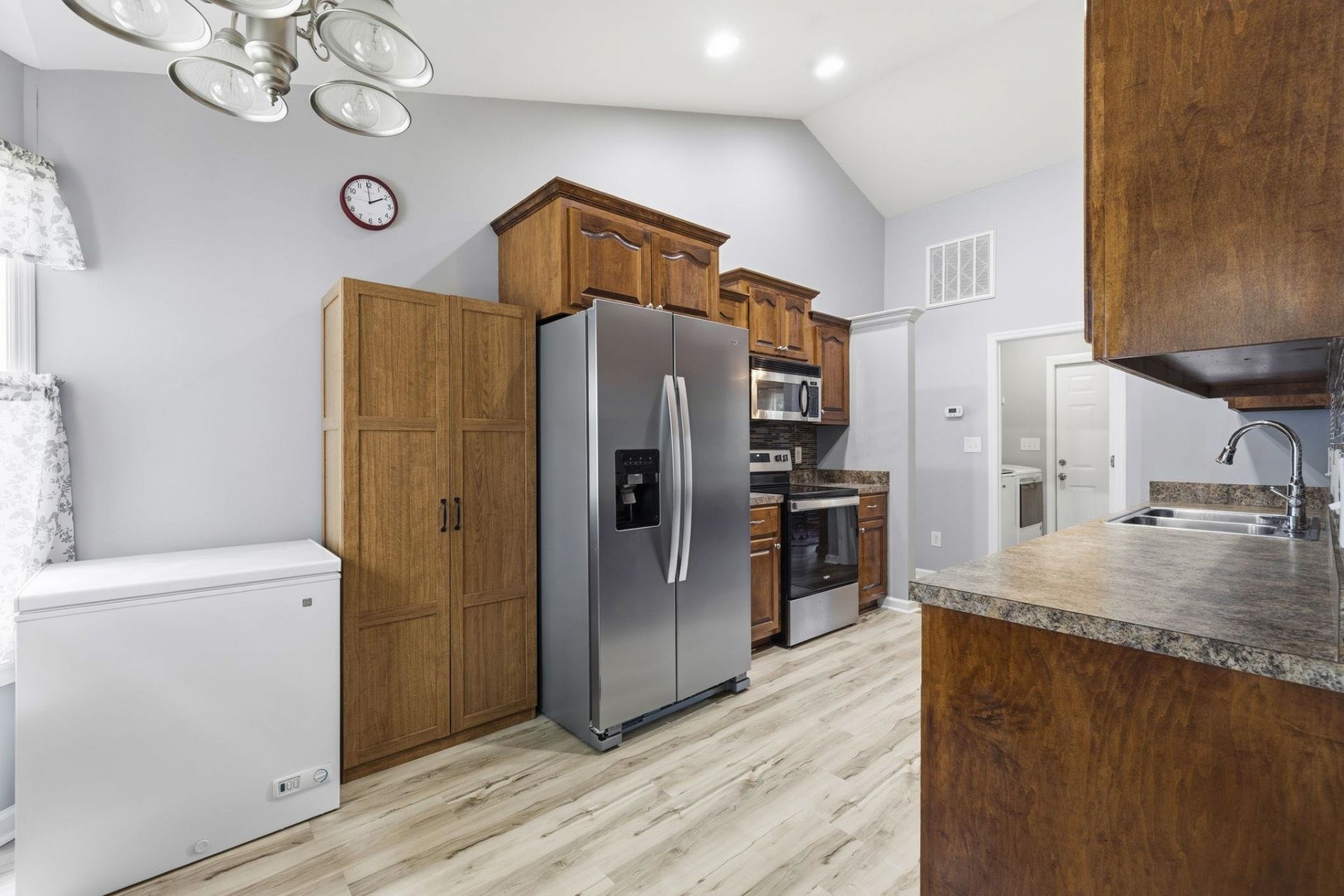 2760 Woodcreek Ln.  Photo 12
