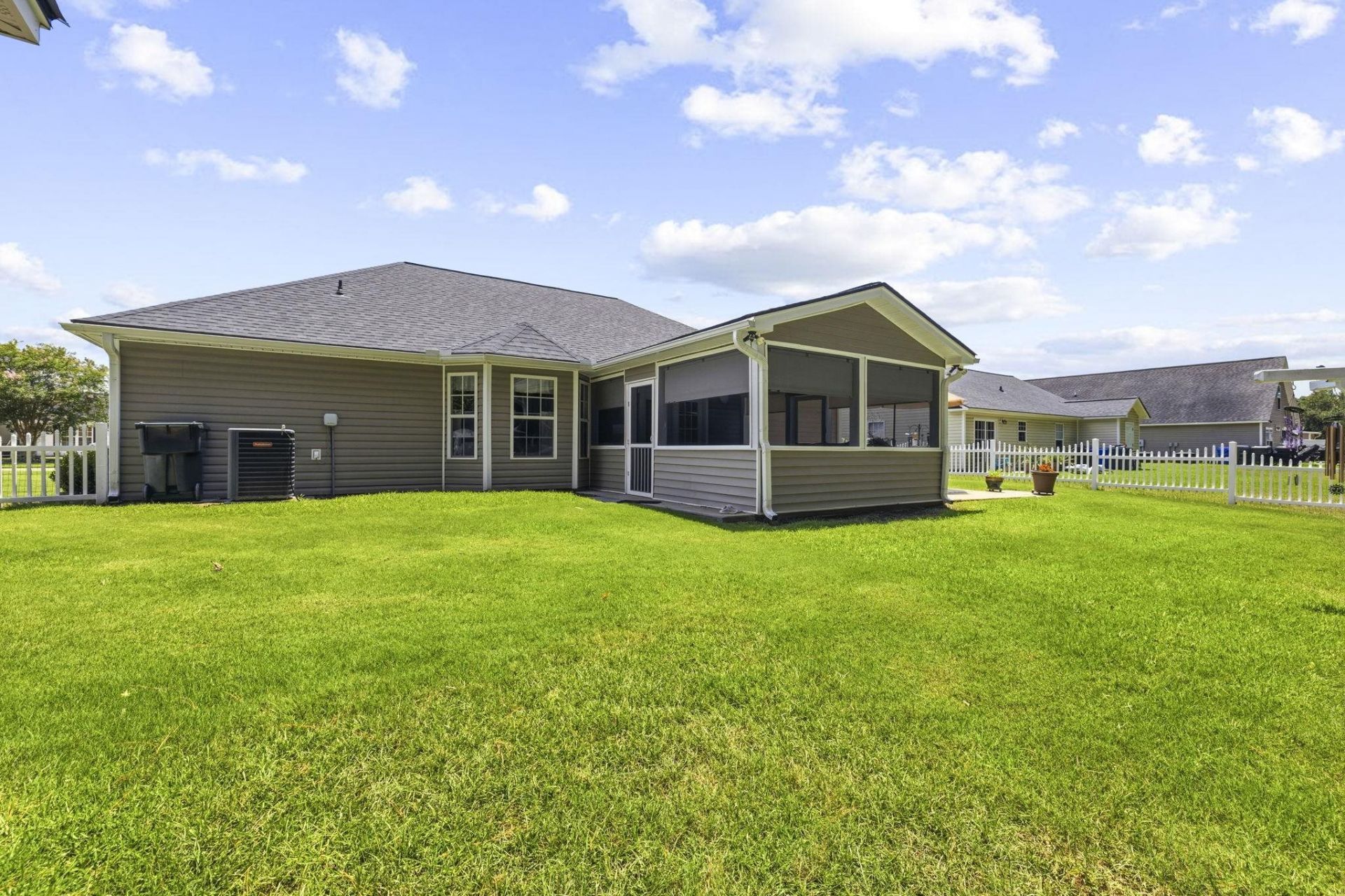 2760 Woodcreek Ln.  Photo 32