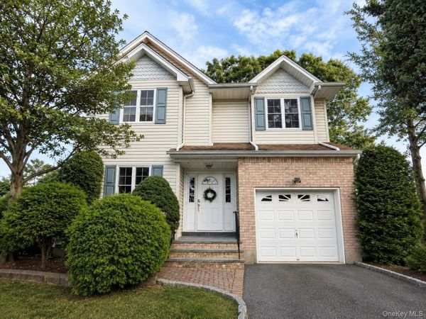 35 Willis Avenue , Syosset, NY 11791