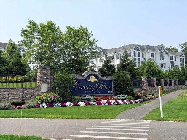 17205 Aspenwood Drive, Plainview, NY 11803