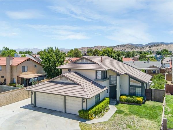 2102 Redrock Ct, Palmdale, CA 93551