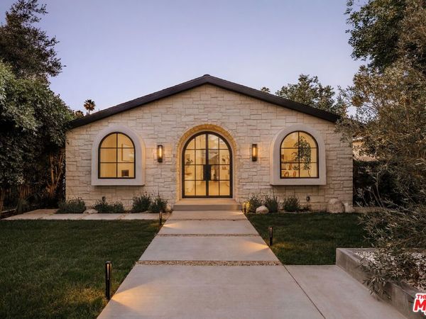 12129 Cantura Street, Los Angeles, CA 91604