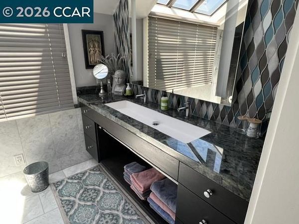 4 Mozden Ln, Pleasant Hill, CA 94523
