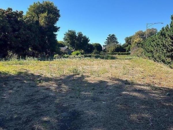 717 Donohoe Street, East Palo Alto, CA 94303