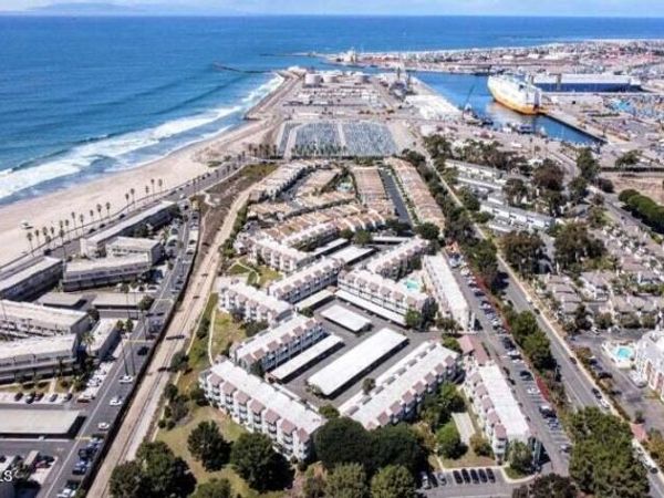 201 S Ventura Road, Unit 8, Port Hueneme, CA 93041