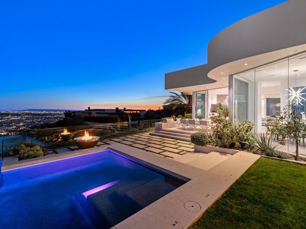 9305 Nightingale Drive, West Hollywood, CA 90069