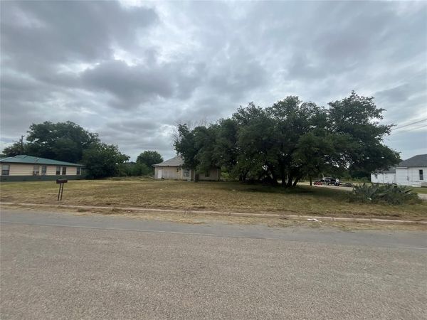 706 5th, Brady, TX 76825