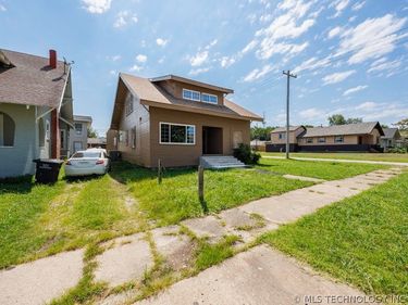 218 S Creek Avenue , Bartlesville, OK 74003