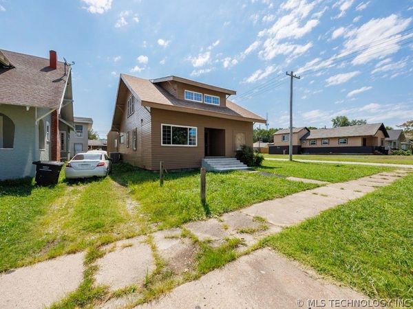 218 S Creek Avenue , Bartlesville, OK 74003