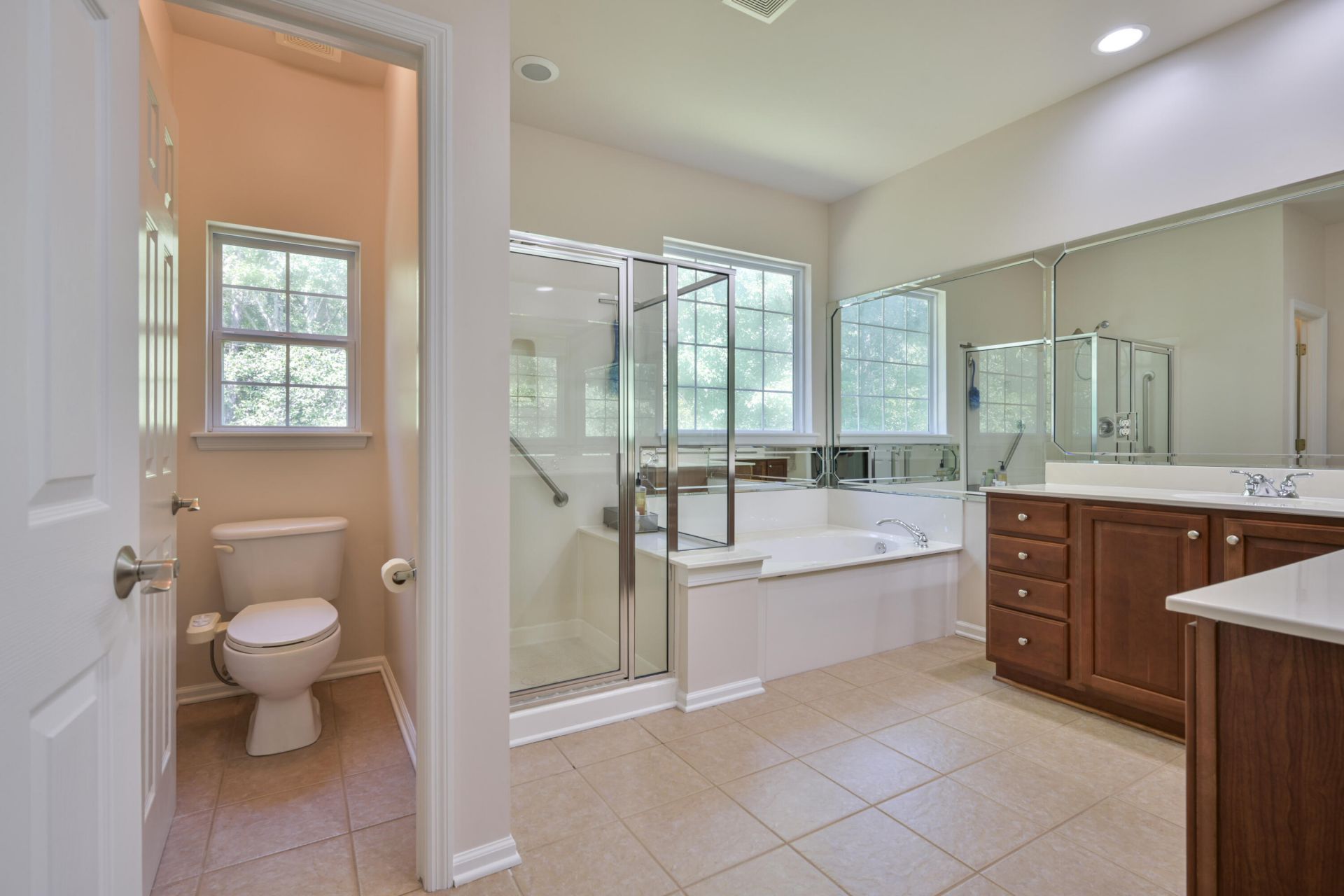 2492 Draymohr Court Photo 25