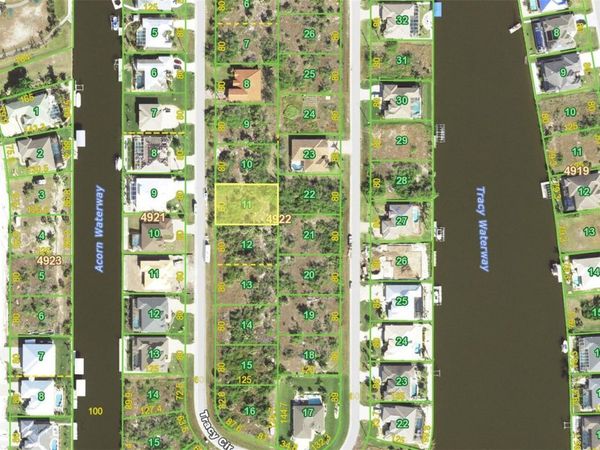 8123 TRACY CIRCLE , PORT CHARLOTTE, FL 33981