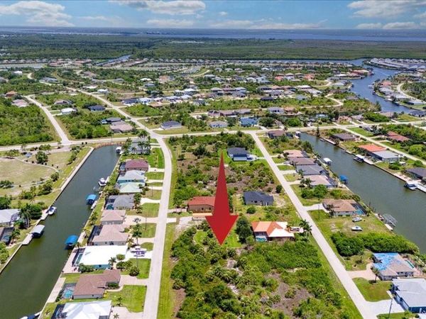 8123 TRACY CIRCLE, PORT CHARLOTTE, FL 33981