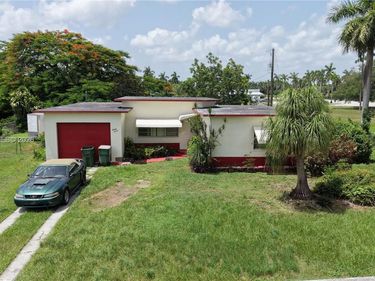 27 NW 18th St , Homestead, FL 33030