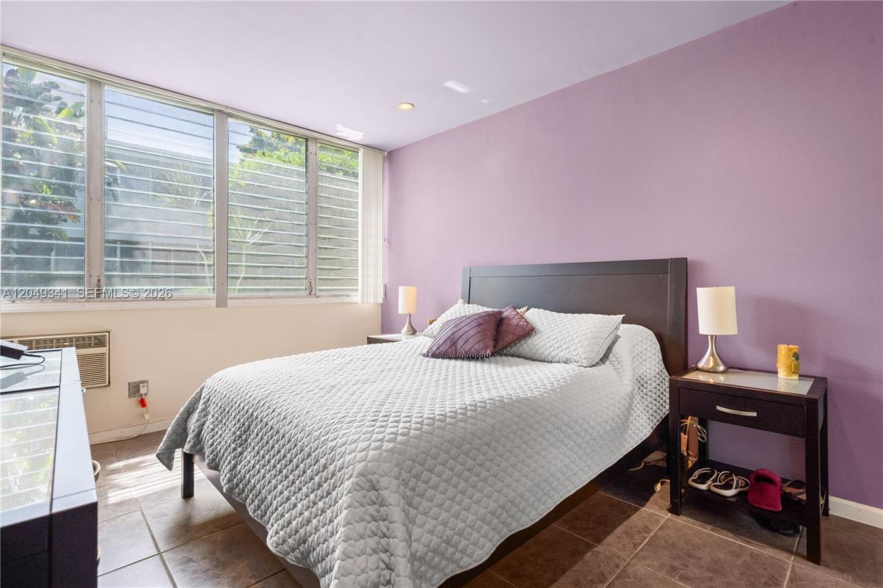 1070 98th St , Unit 14, Bay Harbor Islands, FL 33154 Photo