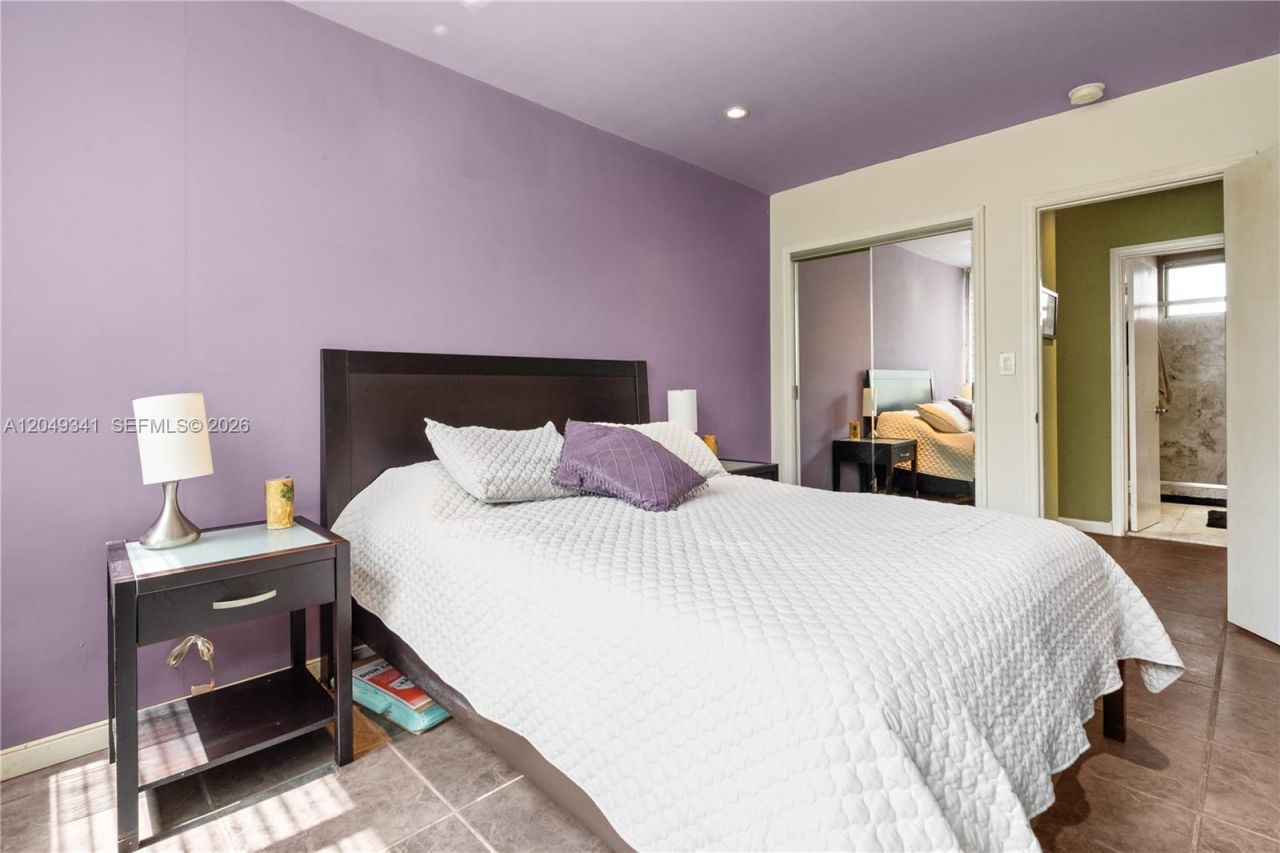 1070 98th St , Unit 14, Bay Harbor Islands, FL 33154 Photo