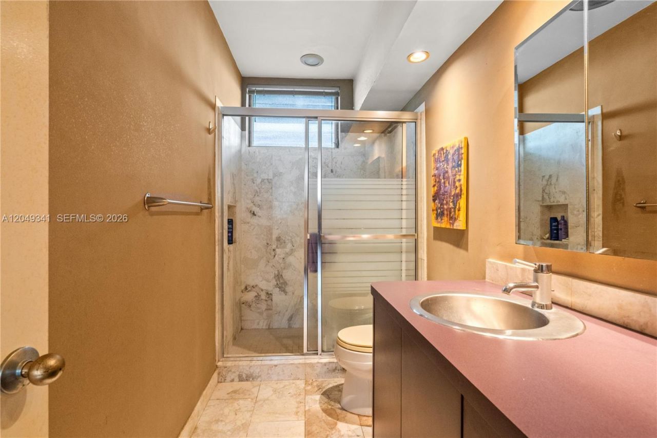 1070 98th St , Unit 14, Bay Harbor Islands, FL 33154 Photo
