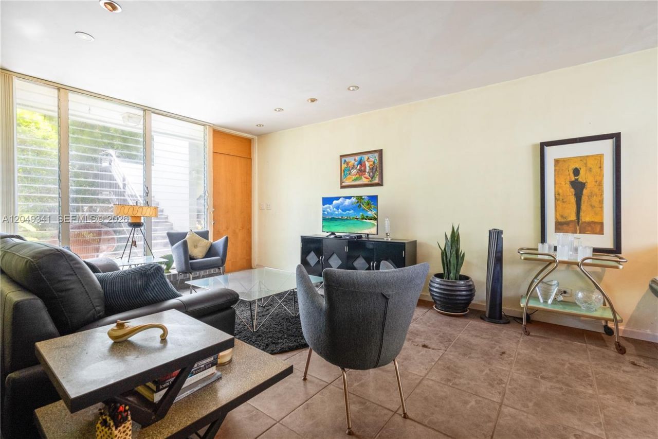 1070 98th St , Unit 14, Bay Harbor Islands, FL 33154 Photo