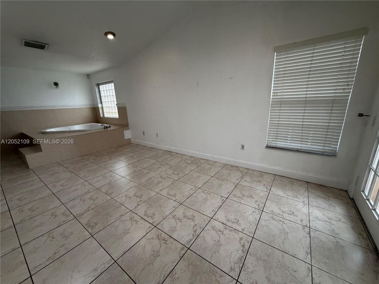 17527 NW 62nd Pl N, Hialeah, FL 33015 Photo
