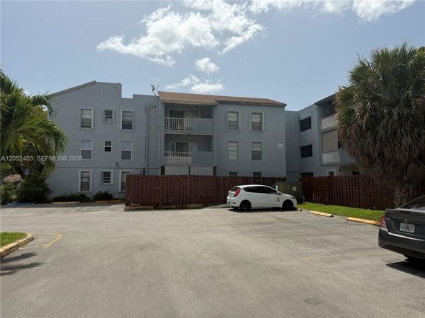 6095 W 18th Ave , Unit S306, Hialeah, FL 33012