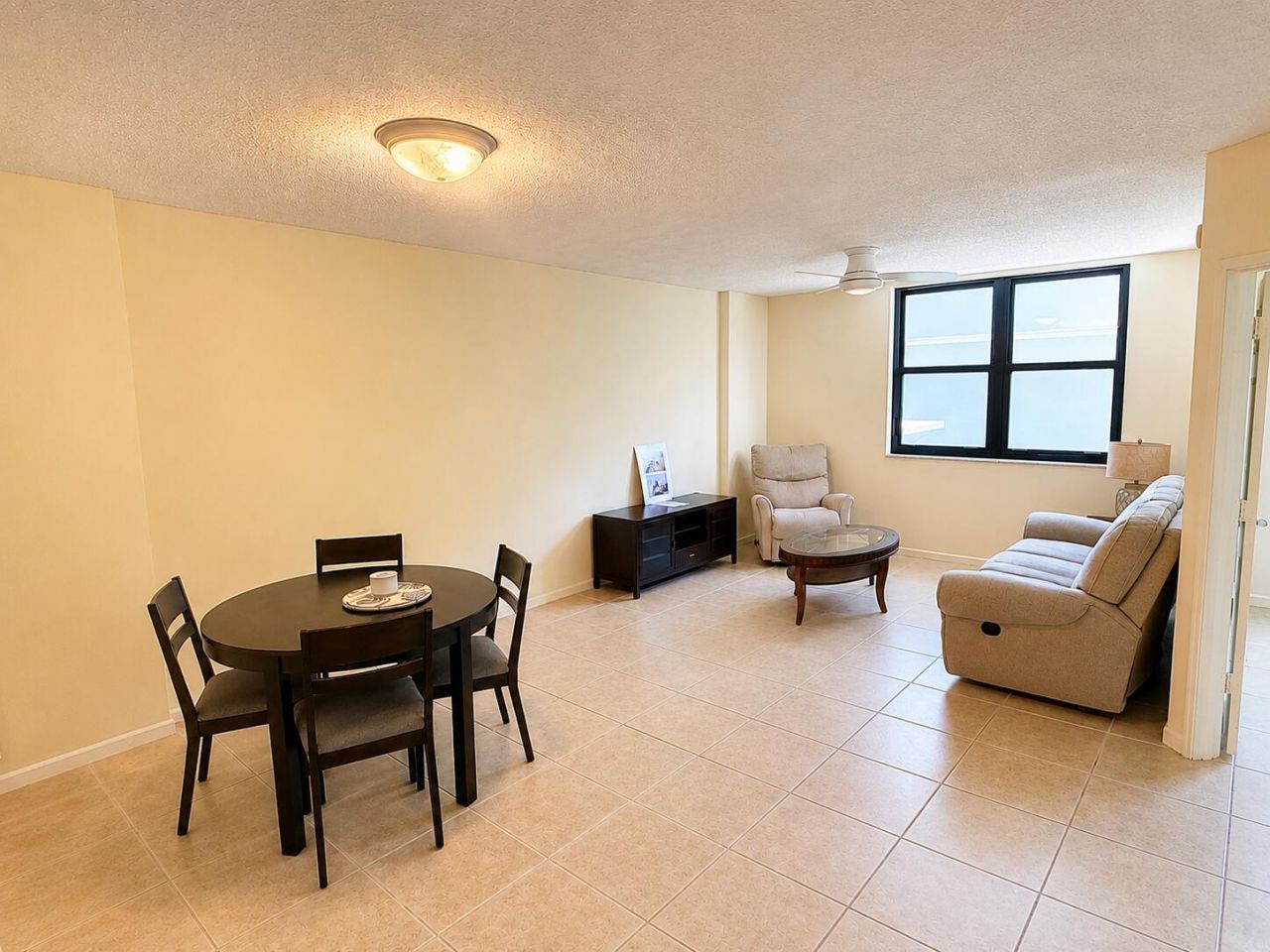 651 Okeechobee Boulevard, Unit 302, West Palm Beach, FL 33401 Photo