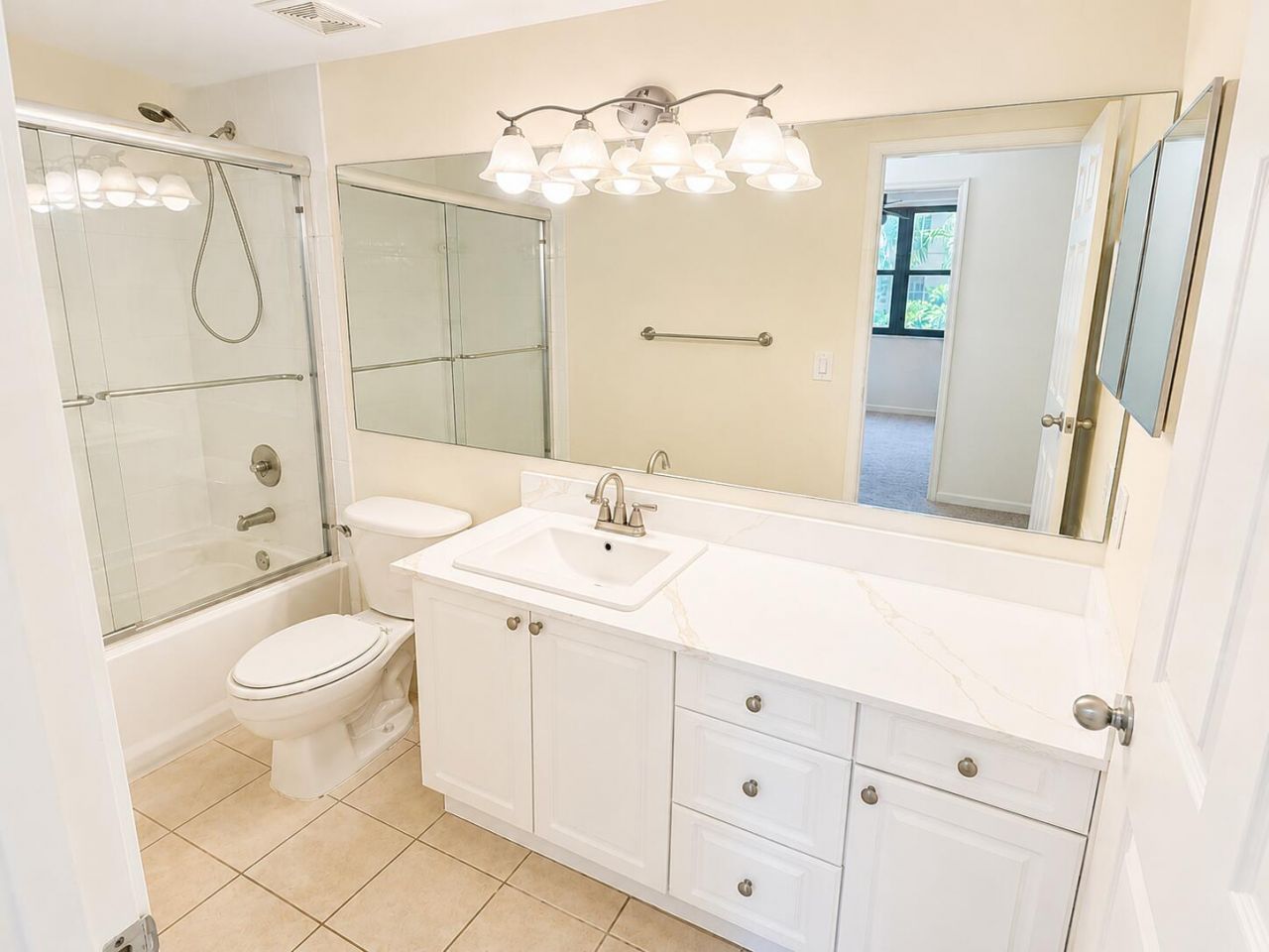651 Okeechobee Boulevard, Unit 302, West Palm Beach, FL 33401 Photo
