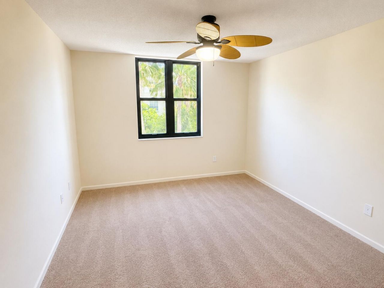 651 Okeechobee Boulevard, Unit 302, West Palm Beach, FL 33401 Photo