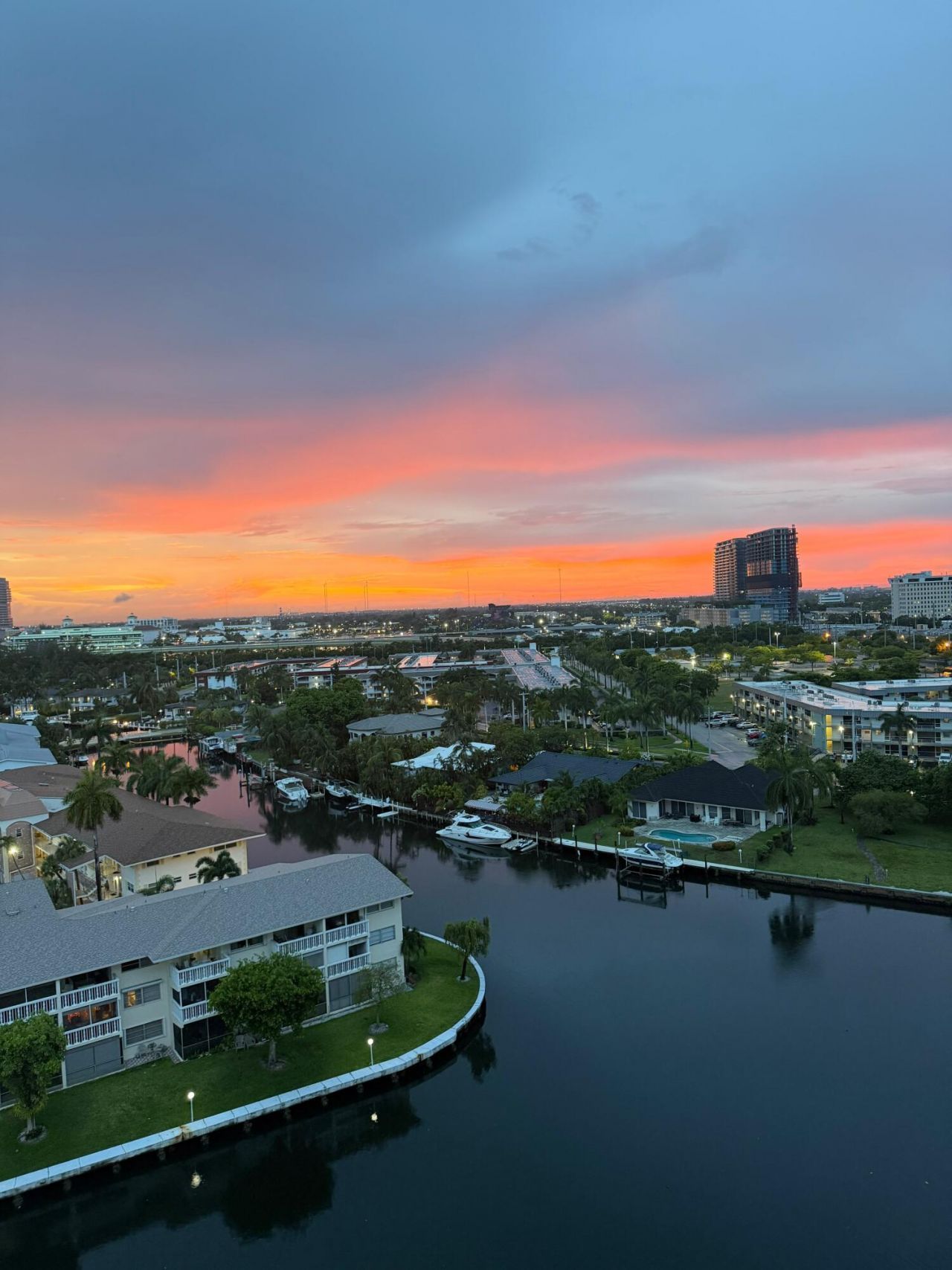 427 Golden Isles Drive, Unit 12d, Hallandale Beach, FL 33009 Photo